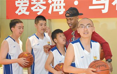 红星商业携手马布里关爱自闭症儿童