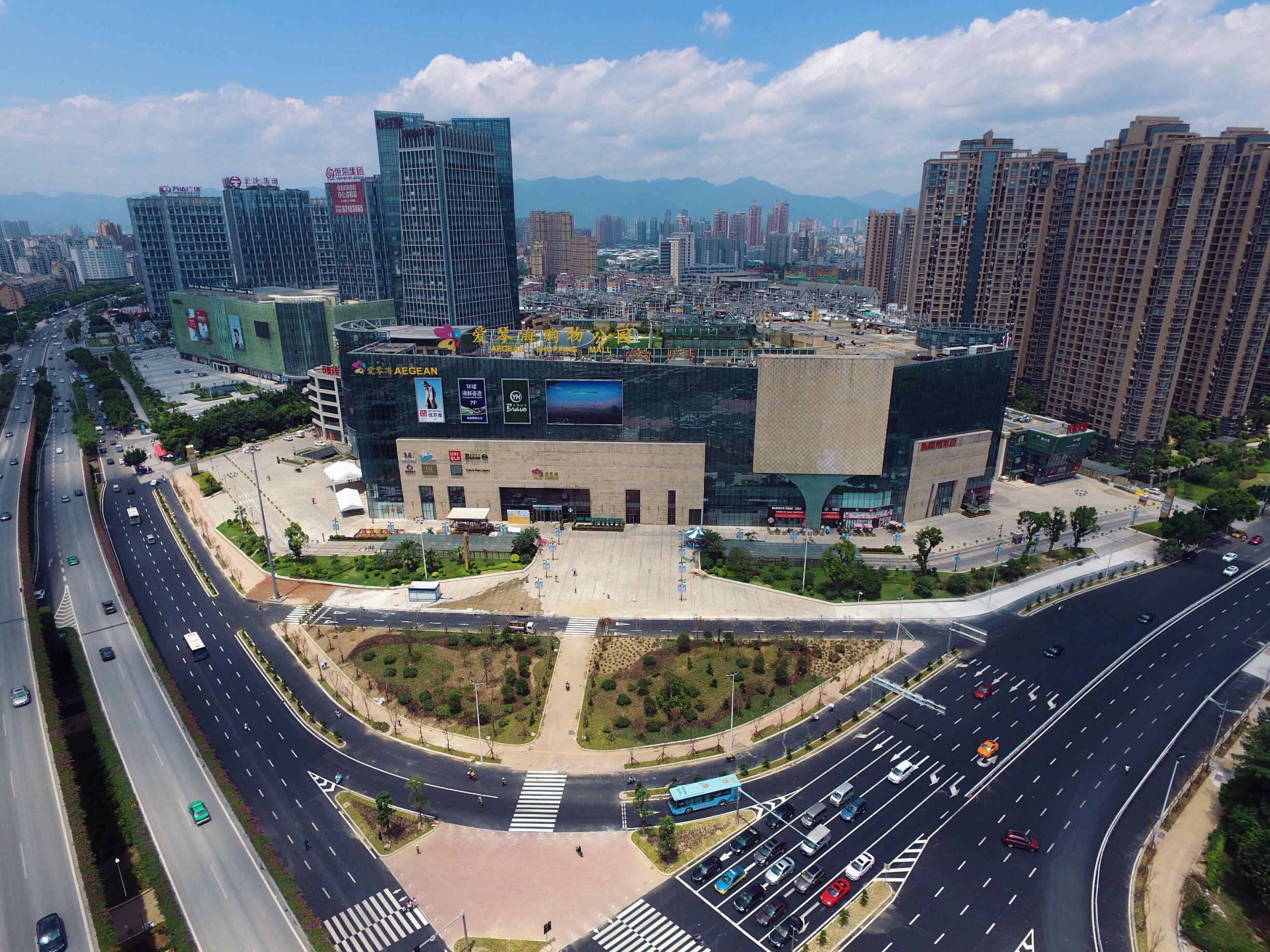 专业运营领跑市场，红星商业斩获三项行业大奖